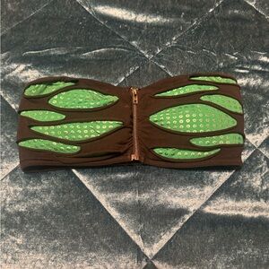 Hot Topic Black & Green Zippered Top… Sexy top for St Patrick’s Day ☘️